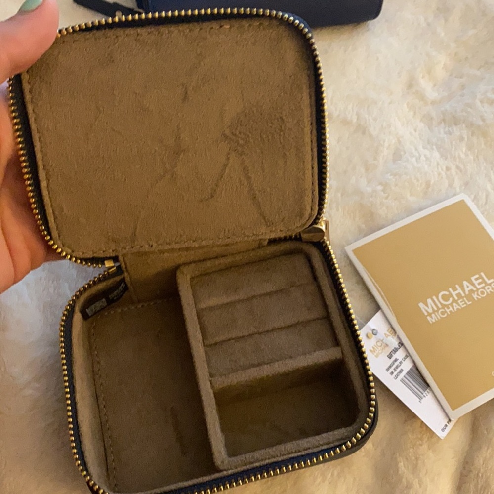 Michael Kors Navy and Gold Jewelry Case - Picture 2 of 4
